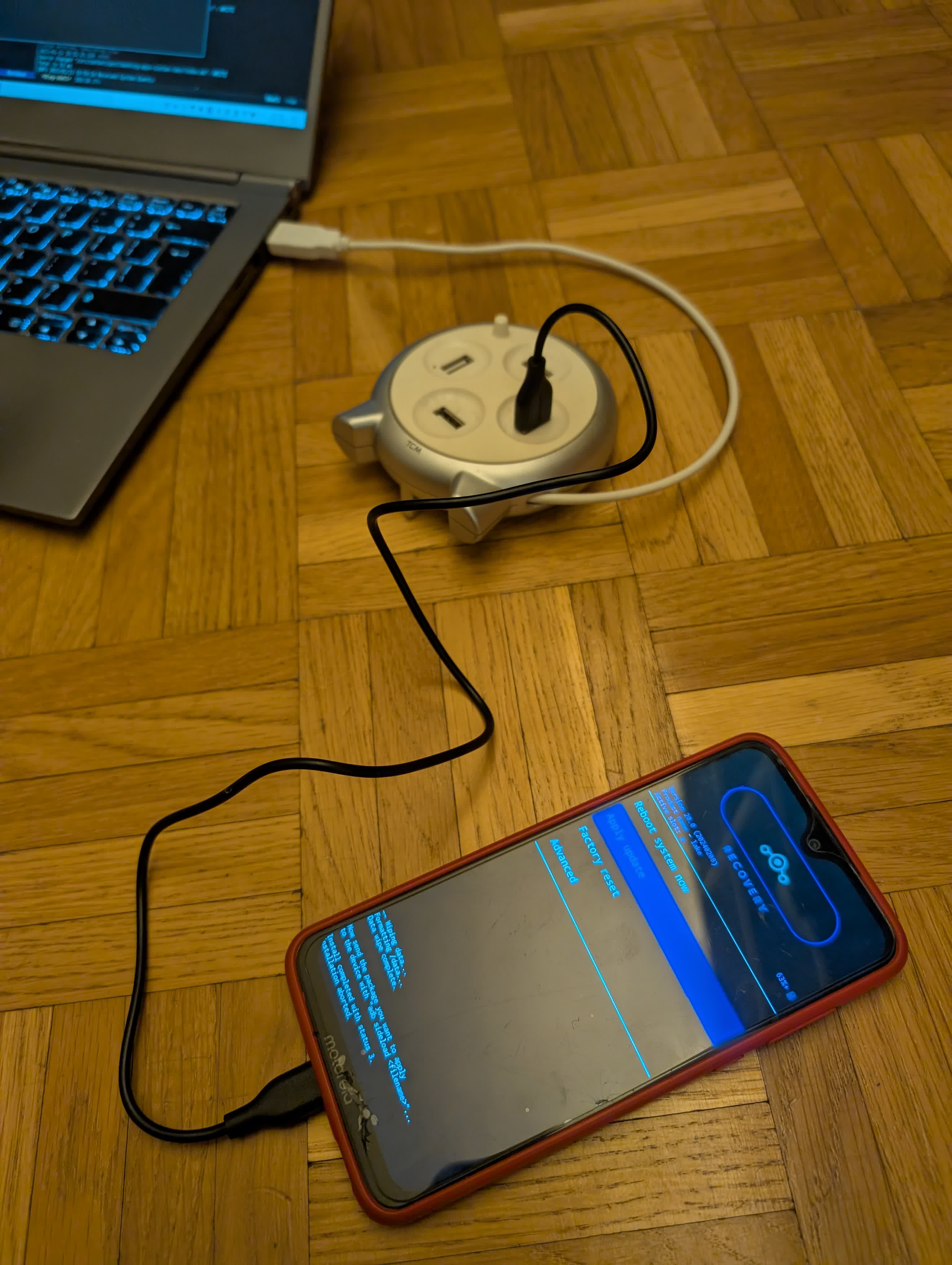 Installing LineageOS on Moto G7 Plus with an old USB hub to force USB2.0
